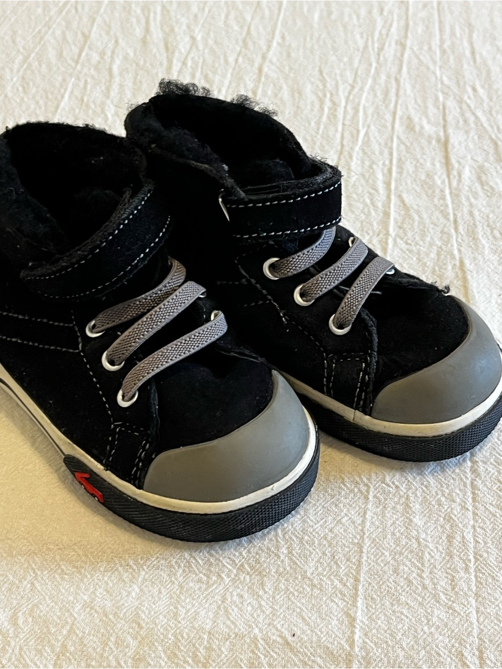 See Kai Run Black High Top Sneakers Toddler Boys 7 Faux Fur Lined Velcro - Picture 4 of 10